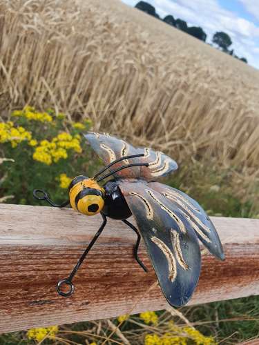 Metal Bumble Bee