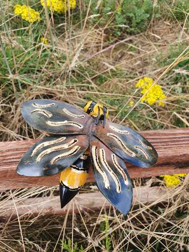Metal Bumble Bee