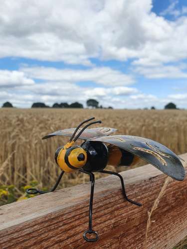 Metal Bumble Bee