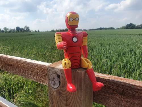 15cm Sitting Iron Man